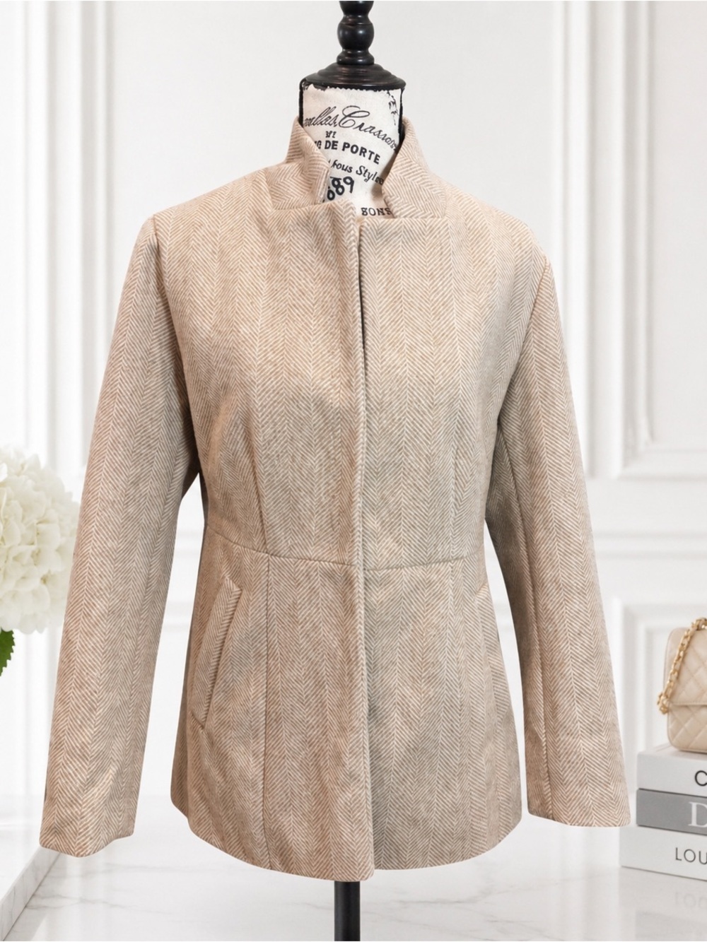 Chouyatou Beige Herringbone Blazer Coat Jacket Womens Chic Size Medium